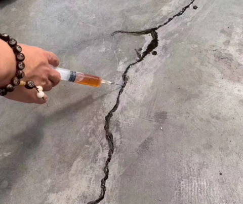 英德混凝土裂缝修补技术详解​