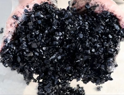 英德沥青冷补料（沥青砂）的优势特点与施工流程解析